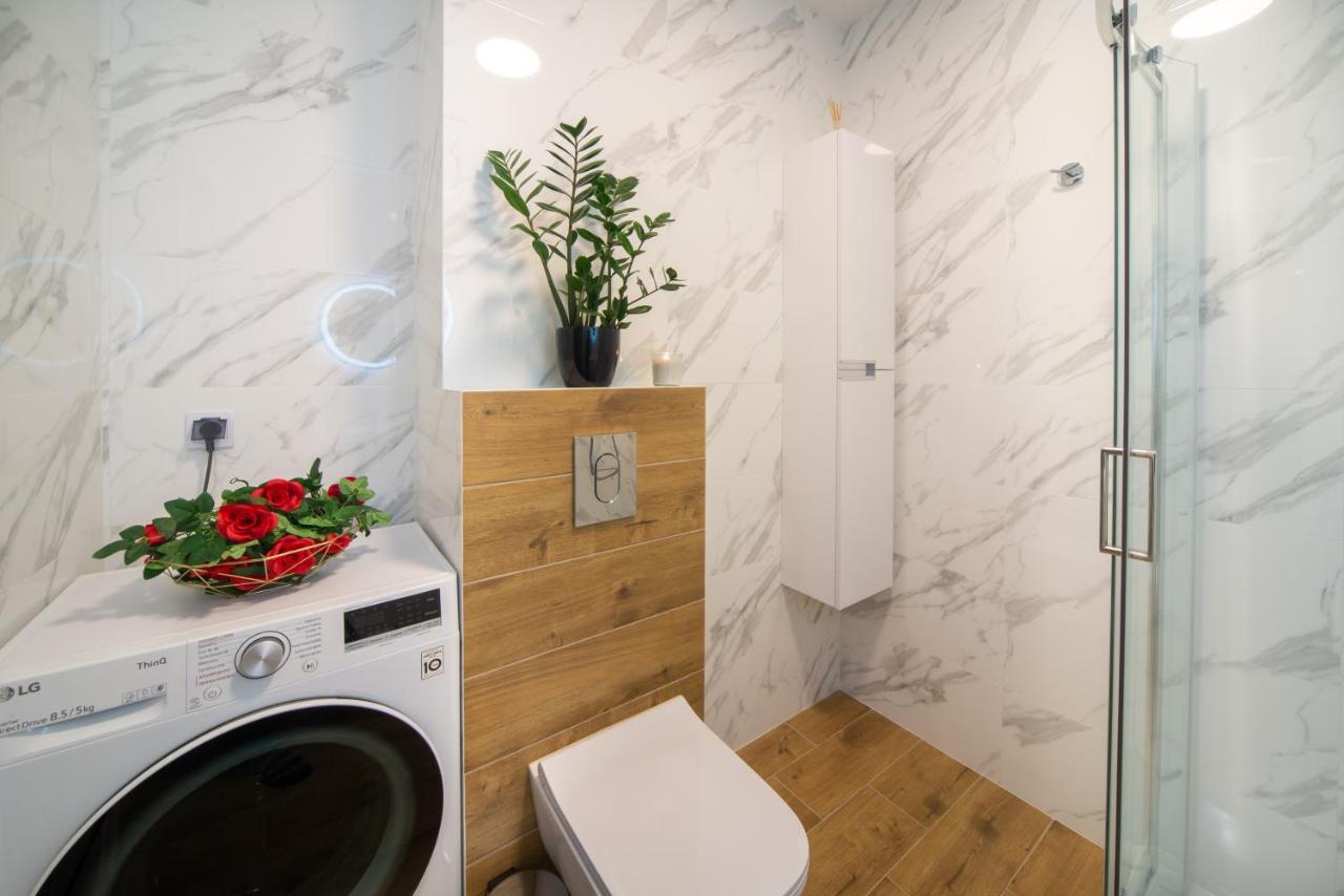 Maya'S Flats & Resorts 49 - Spacious 3 Rooms Apartment In Szafarnia グダニスク エクステリア 写真