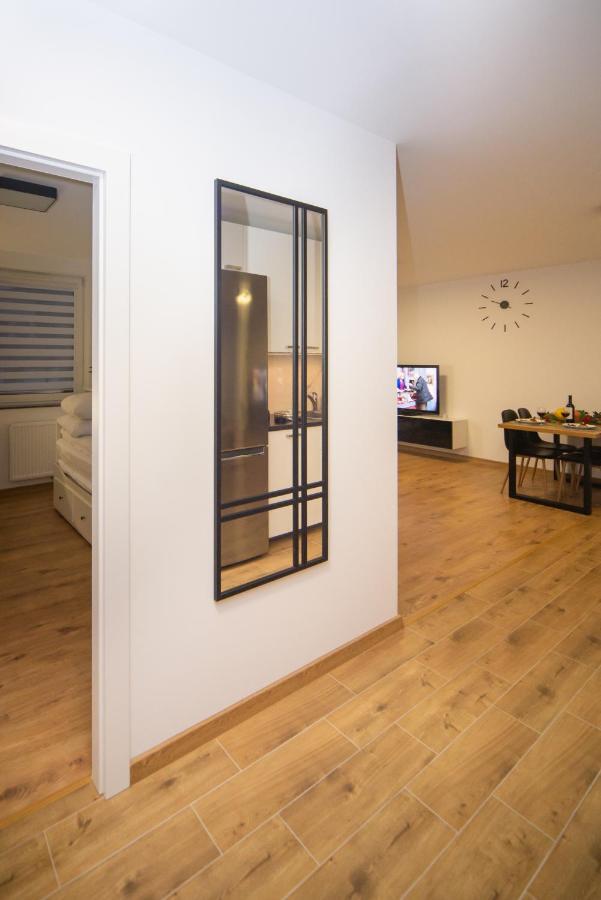 Maya'S Flats & Resorts 49 - Spacious 3 Rooms Apartment In Szafarnia グダニスク エクステリア 写真