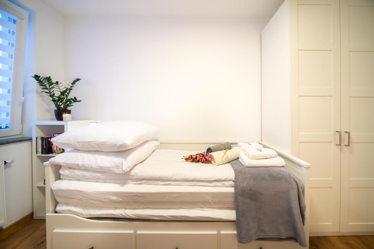 Maya'S Flats & Resorts 49 - Spacious 3 Rooms Apartment In Szafarnia グダニスク エクステリア 写真