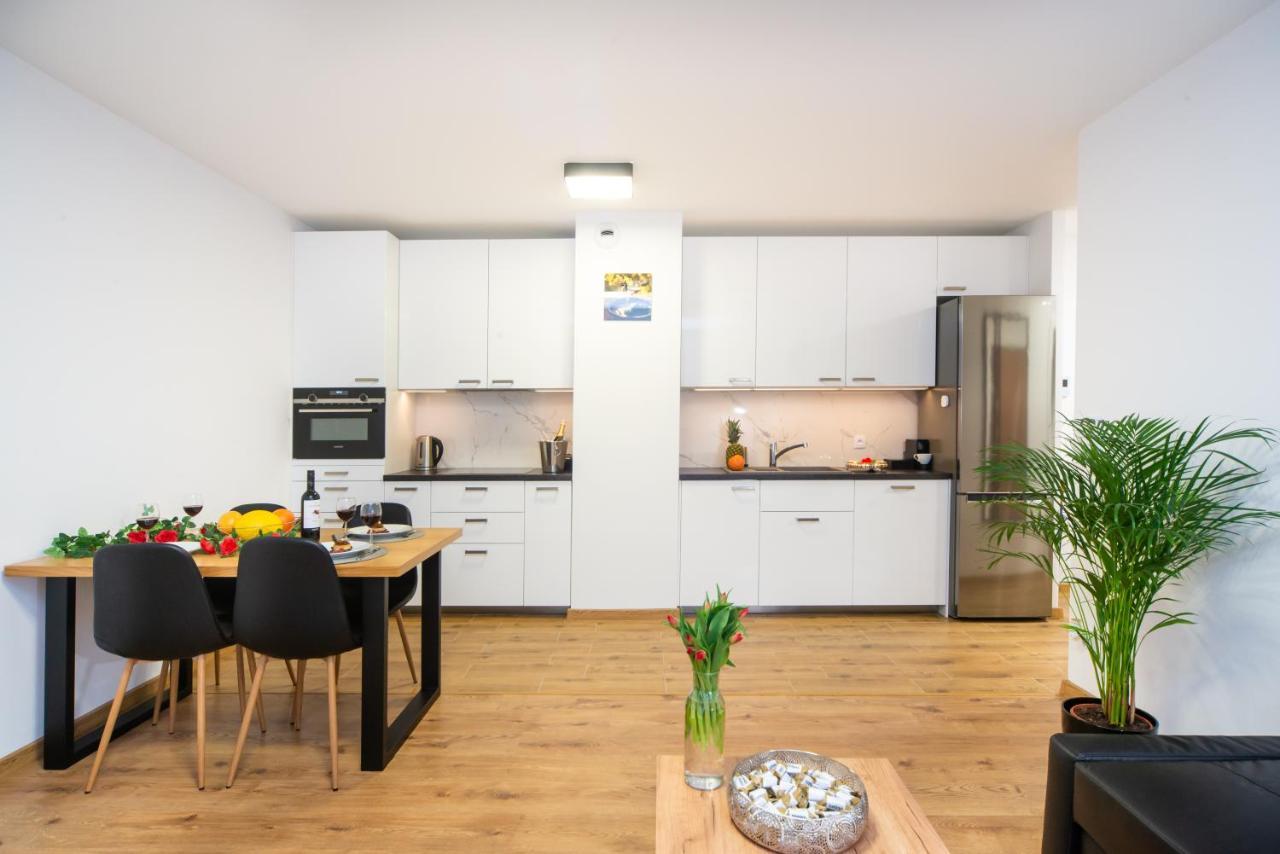 Maya'S Flats & Resorts 49 - Spacious 3 Rooms Apartment In Szafarnia グダニスク エクステリア 写真
