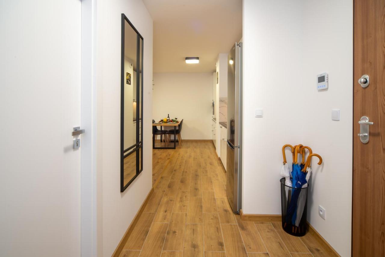 Maya'S Flats & Resorts 49 - Spacious 3 Rooms Apartment In Szafarnia グダニスク エクステリア 写真